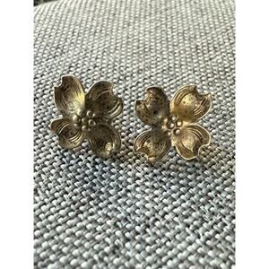 VTG Sterling Silver 925 STUART NYE Dogwood Flower Post Earrings Screw Back